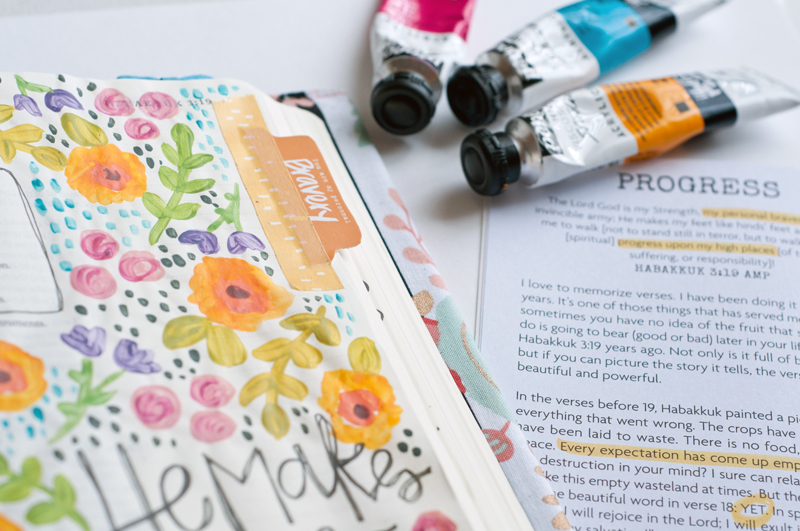 mixed media art journaling bible entry by Jess Robyn | He Makes Me Brave | I Am Strong devotional featuring Wilna Furstenberg