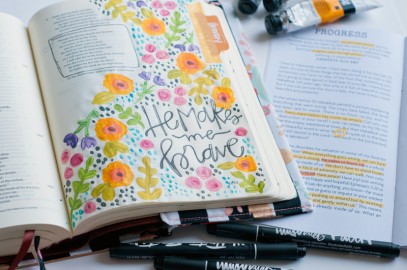 mixed media art journaling bible entry by Jess Robyn | He Makes Me Brave | I Am Strong devotional featuring Wilna Furstenberg