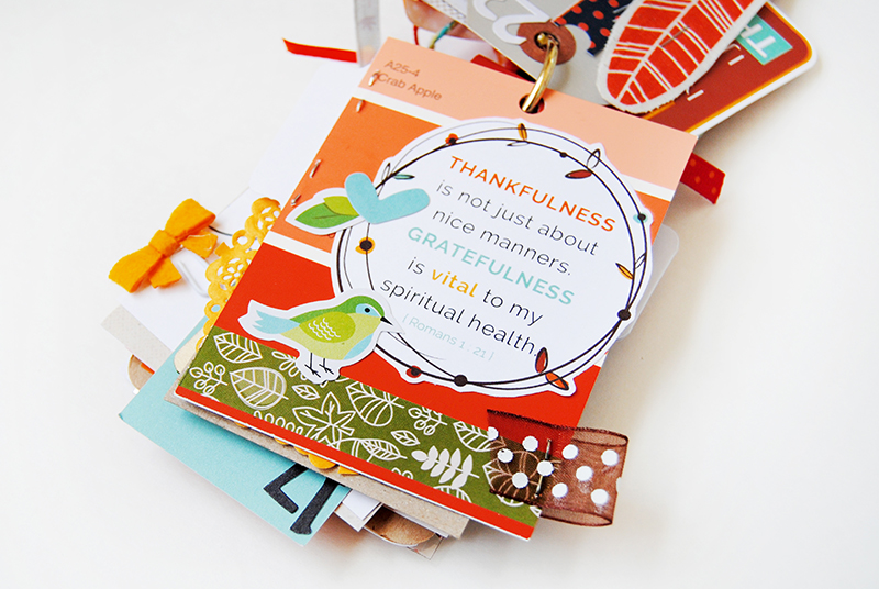 hybrid paper crafting gratitude mini book by Elaine Davis | Illustrated Faith Print & Pray