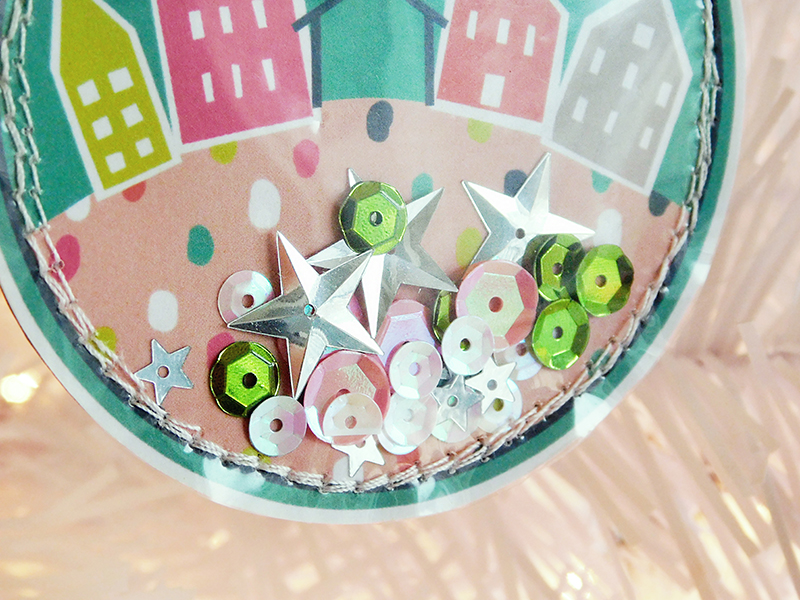 hybrid DIY shaker Christmas ornament tutorial by Elaine Davis | Illustrated Faith printables