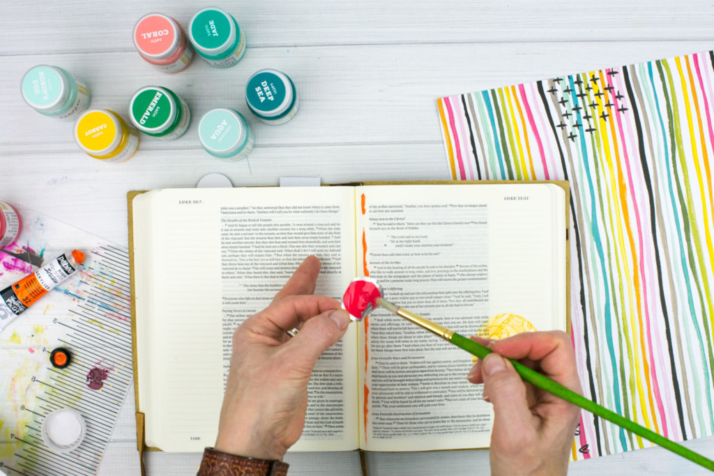 mixed media Bible Journaling Tutorial by Amy Bruce | Adding Texture with Pencil Rubbings - Widows Coin