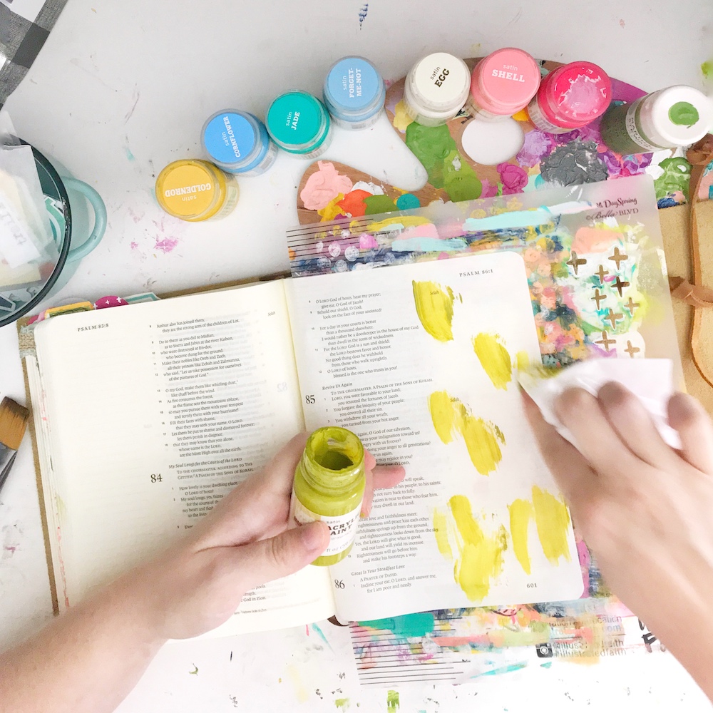 Bible Journaling Tutorial by April Crosier aka Marine Parents | Praying in a Revival | Faux Stained-Glass Margin | Psalm 85:6