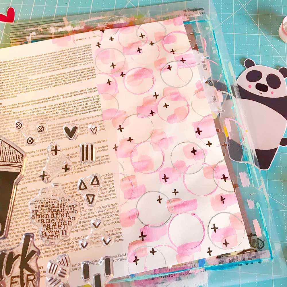 Print and Pray Hybrid Bible Journaling by Cristin Howell using digital printables | Love One Another | 1 John 4