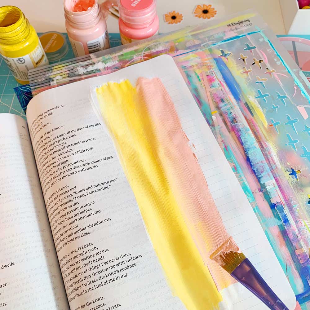 Print and Pray Hybrid Mixed Media Bible Journaling Tutorial by Cristin Howell using digital printables | Add a Color Gradient to Your Margins | Psalm 27